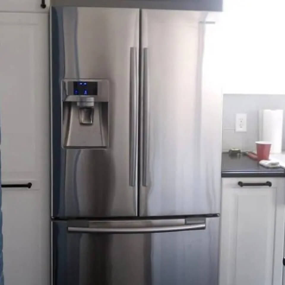 eco-friendly-stainless-steel-cleaner-solution
